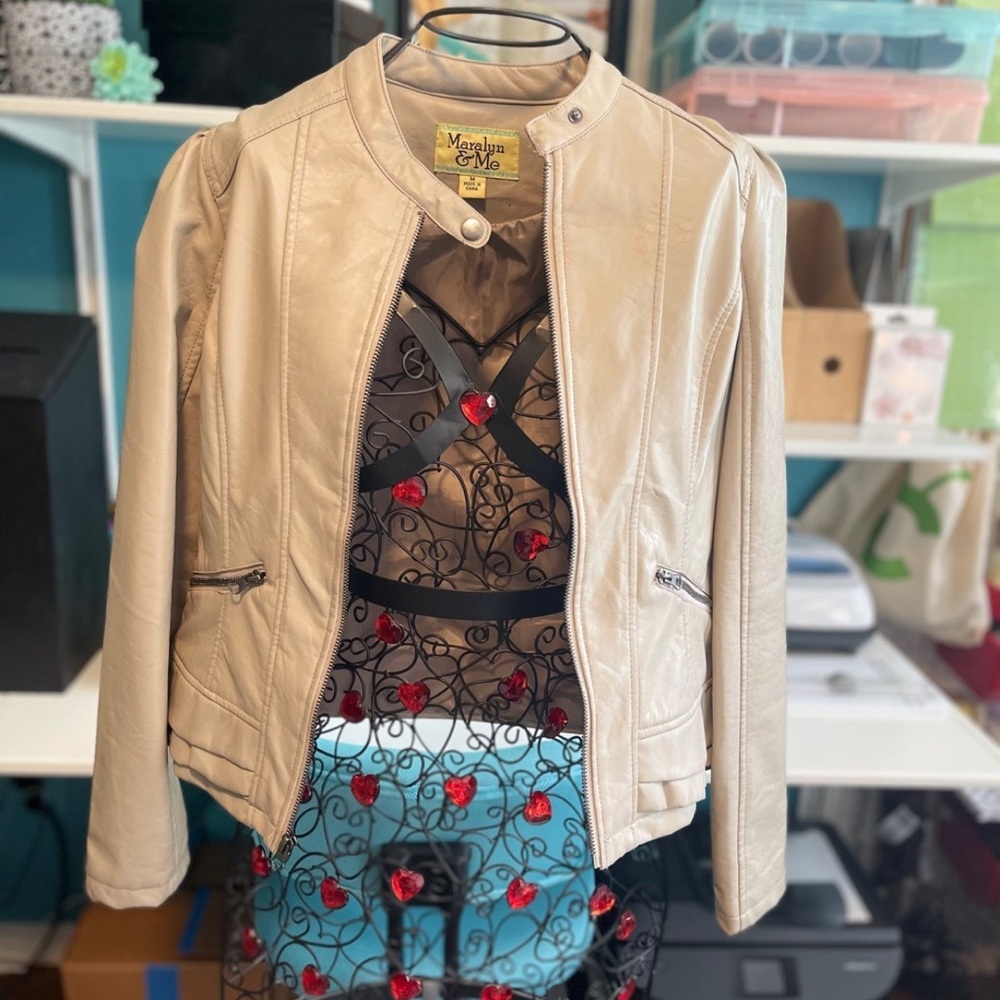 Women’s Jacket - Picture 6 of 6